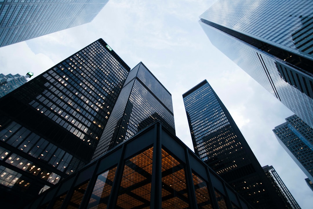 Equipo de Twice Consulting asesorando en una operación de M&amp;A